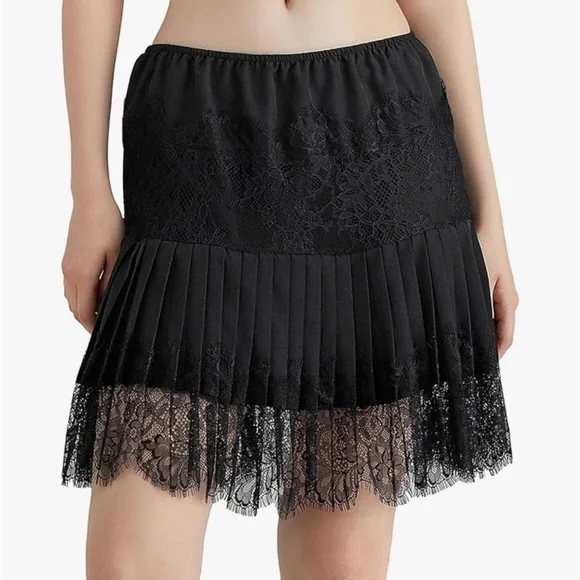 Elegant Black Lace Pleated Slip Skirt M NWOT - Picture 1 of 4